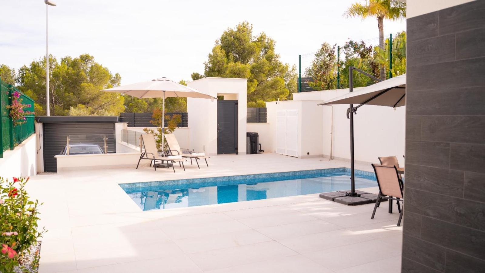 Amberes Apartment, A Stylish Villa'S Independent Downstairs Apartment With Private Swimming Pool And Terrace Полоп Экстерьер фото